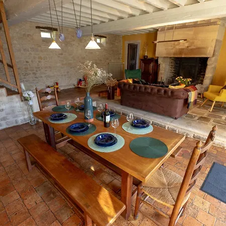 Chateau De Monceaux 5mn De Proche 바이외