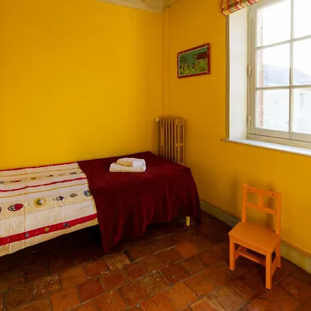 Chateau De Monceaux 5mn De Proche Holiday home *