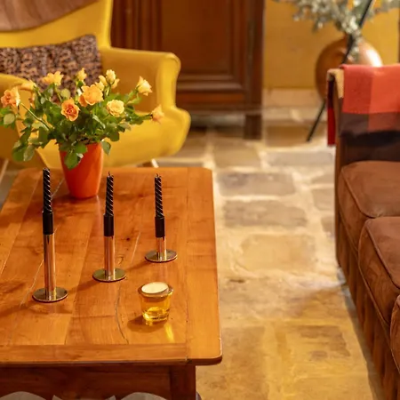Chateau De Monceaux 5mn De Proche Holiday home Bayeux