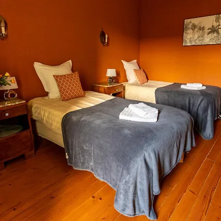 Chateau De Monceaux 5mn De Proche Holiday home *