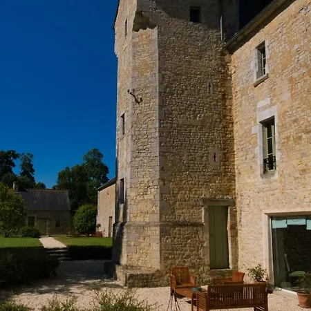 Holiday home Chateau De Monceaux 5mn De Proche Bayeux